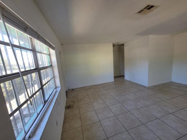 4901 Spruce Avenue SE, West Palm Beach, FL 33407