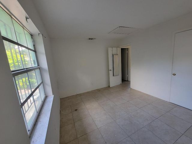 4901 Spruce Avenue SE, West Palm Beach, FL 33407