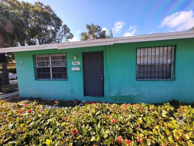 4901 Spruce Avenue SE, West Palm Beach, FL 33407