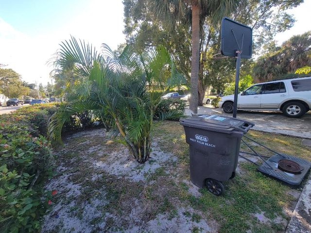 4901 Spruce Avenue SE, West Palm Beach, FL 33407