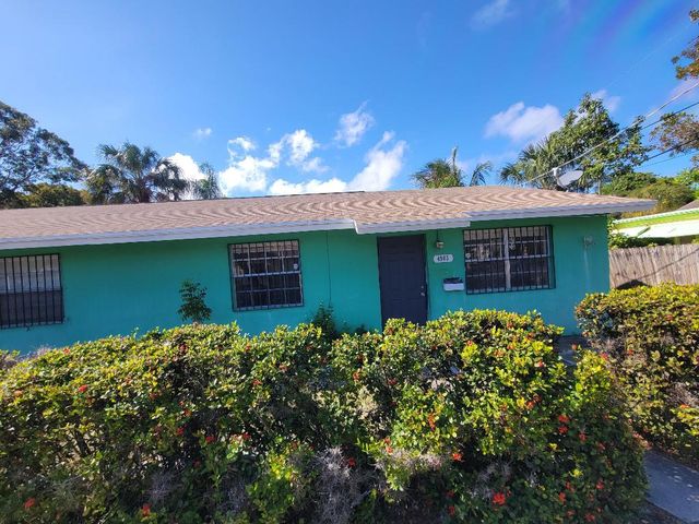 4901 Spruce Avenue SE, West Palm Beach, FL 33407