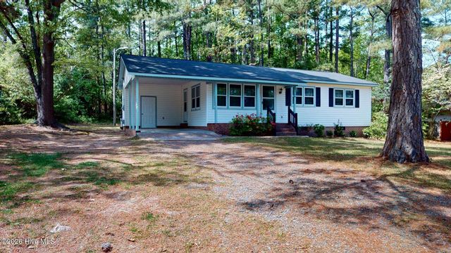 1240 W Michigan Avenue, Southern Pines, NC 28387