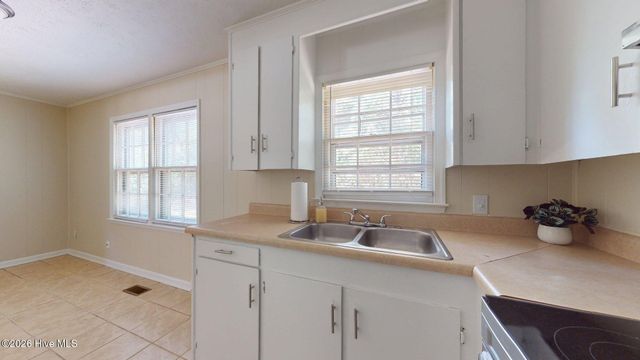 1240 W Michigan Avenue, Southern Pines, NC 28387