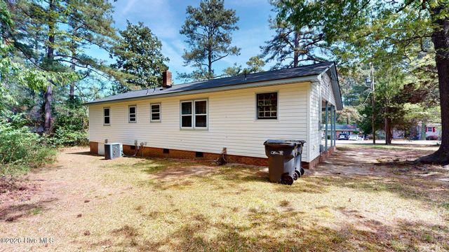 1240 W Michigan Avenue, Southern Pines, NC 28387