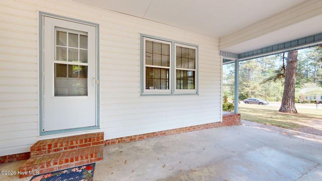 1240 W Michigan Avenue, Southern Pines, NC 28387