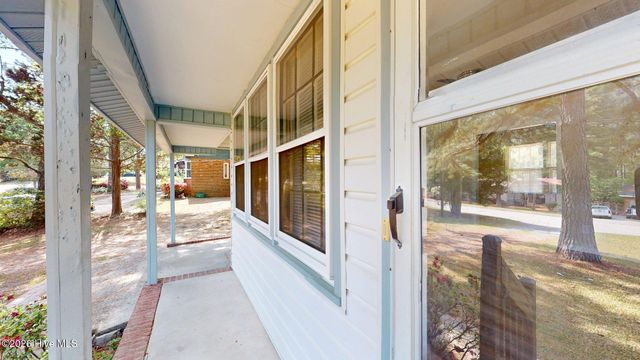 1240 W Michigan Avenue, Southern Pines, NC 28387