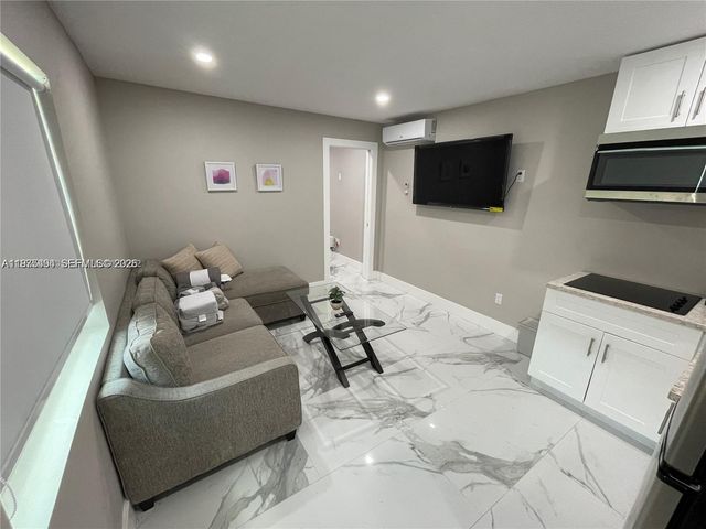 4910 SW 28th Ter 3, Dania Beach, FL 33312