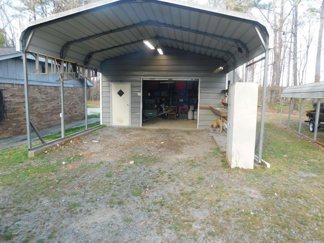 8408 Griggs Rd, Pine Bluff, AR 71603