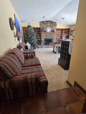 8408 Griggs Rd, Pine Bluff, AR 71603