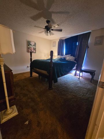 8408 Griggs Rd, Pine Bluff, AR 71603