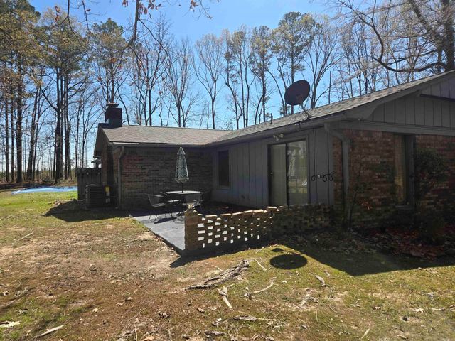 8408 Griggs Rd, Pine Bluff, AR 71603