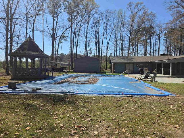 8408 Griggs Rd, Pine Bluff, AR 71603