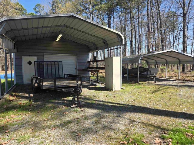 8408 Griggs Rd, Pine Bluff, AR 71603