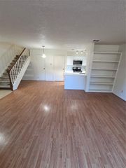 2120 El Paseo Street 2106, Houston, TX 77054