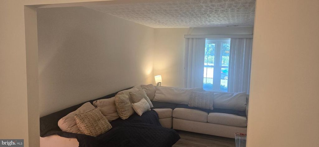 Image 4 of property listing at 8913 GRANDHAVEN AVE, Upper Marlboro, MD 20772