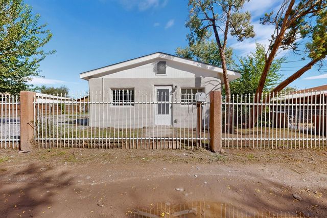 3129 Mares Road SW, Albuquerque, NM 87105