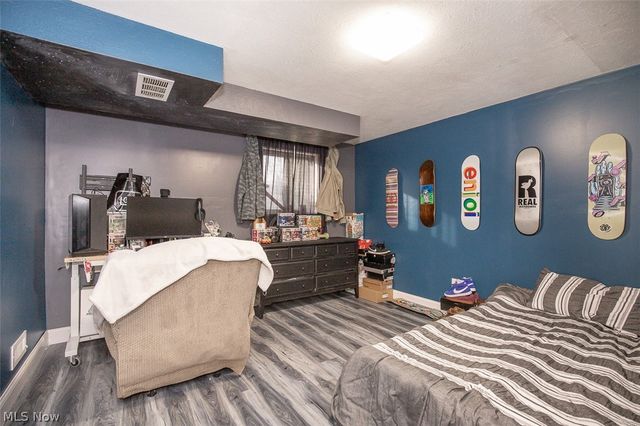 926 Sherwood Drive, Elyria, OH 44035