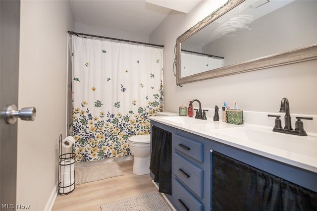 926 Sherwood Drive, Elyria, OH 44035