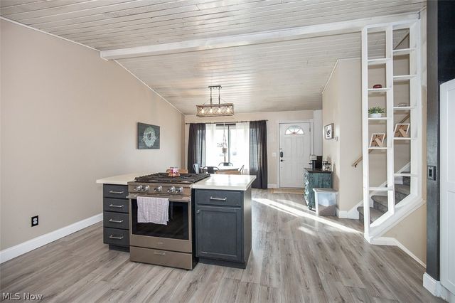 926 Sherwood Drive, Elyria, OH 44035