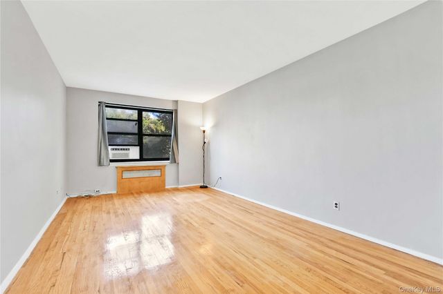 138-18 28th Road 2F, Flushing, NY 11354
