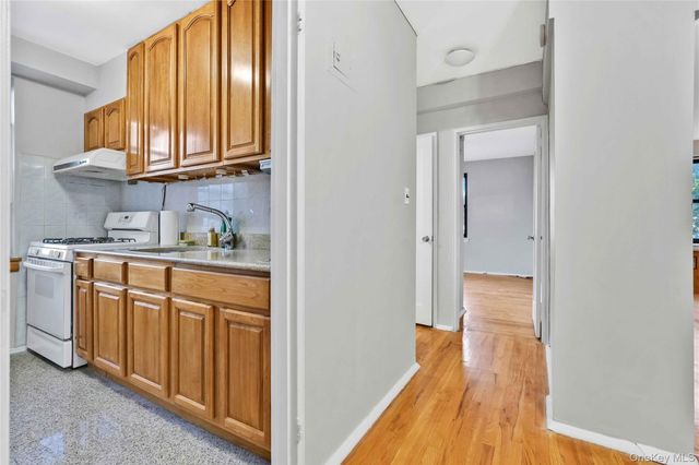 138-18 28th Road 2F, Flushing, NY 11354