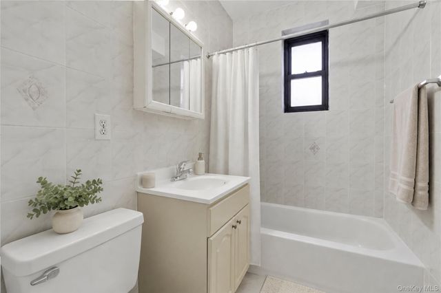 138-18 28th Road 2F, Flushing, NY 11354