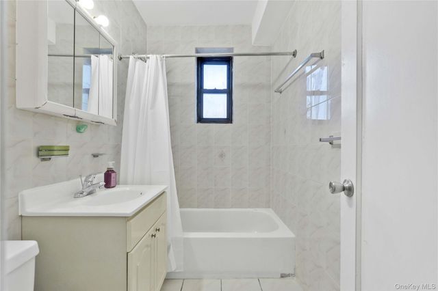 138-18 28th Road 2F, Flushing, NY 11354