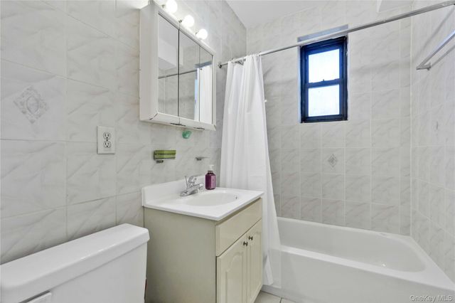 138-18 28th Road 2F, Flushing, NY 11354