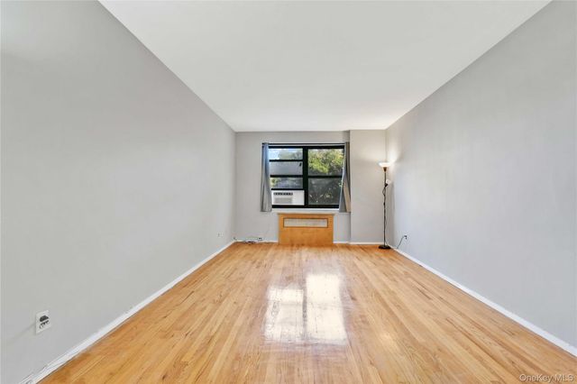 138-18 28th Road 2F, Flushing, NY 11354