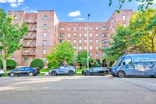 138-18 28th Road 2F, Flushing, NY 11354
