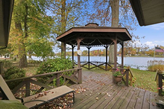 980 Lane 201 Ball Lake, Hamilton, IN 46742