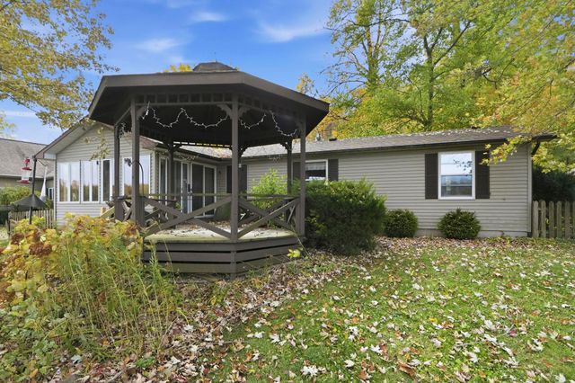 980 Lane 201 Ball Lake, Hamilton, IN 46742