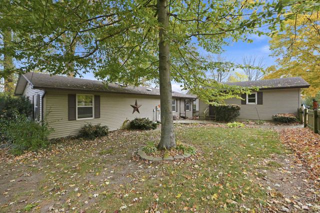 980 Lane 201 Ball Lake, Hamilton, IN 46742