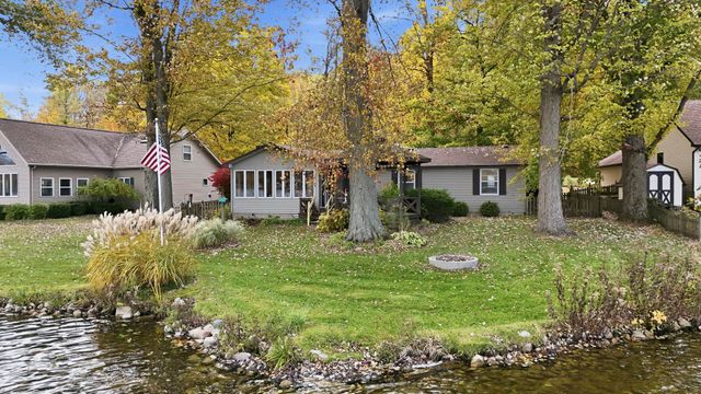 980 Lane 201 Ball Lake, Hamilton, IN 46742