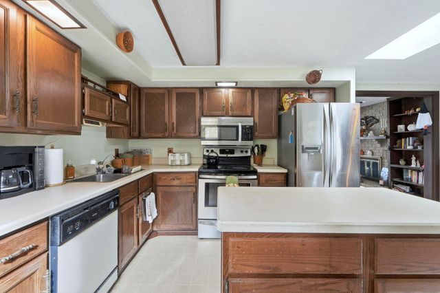 980 Lane 201 Ball Lake, Hamilton, IN 46742