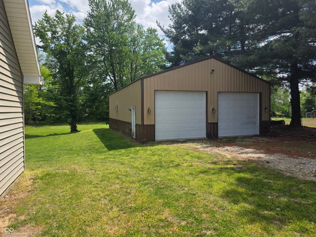7617 N County Road 1000 E, Seymour, IN 47274