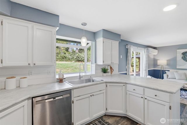 1586 Poplar Lane, Camano Island, WA 98282