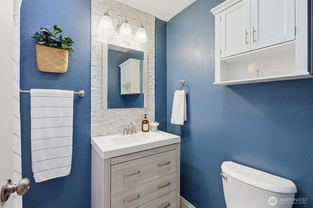 1586 Poplar Lane, Camano Island, WA 98282