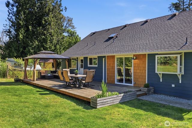 1586 Poplar Lane, Camano Island, WA 98282