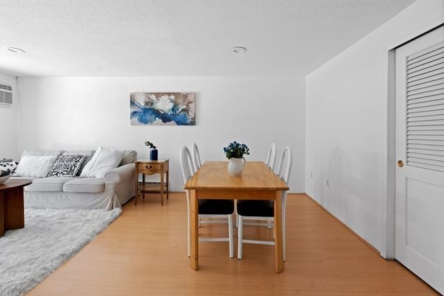 1186 Worcester Rd 220, Framingham, MA 01702