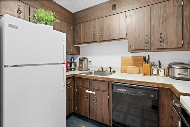 1186 Worcester Rd 220, Framingham, MA 01702