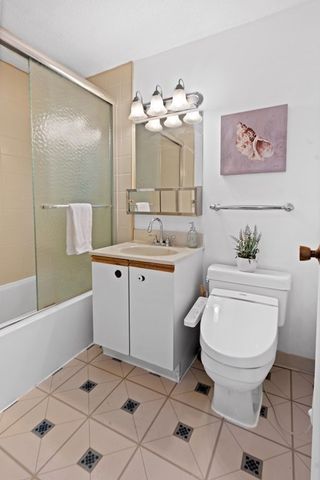 1186 Worcester Rd 220, Framingham, MA 01702