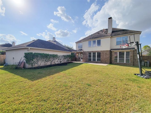 2309 Echo Harbor Drive, Pearland, TX 77584