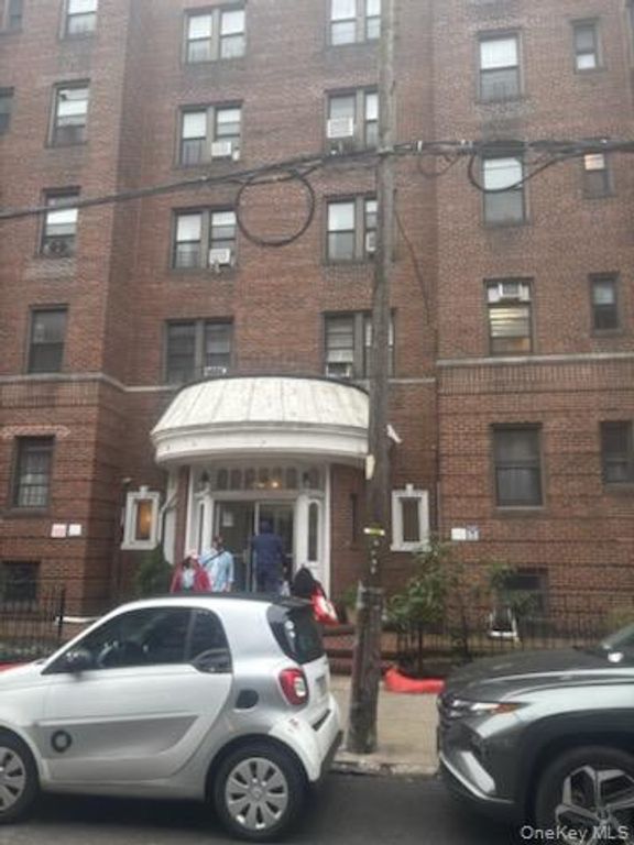 65-38 Booth Street 2F, Rego Park, NY 11374