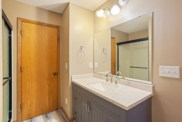 1200 Willow Trail, Farmington, MN 55024