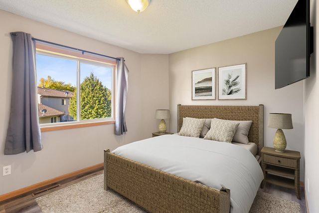 1200 Willow Trail, Farmington, MN 55024