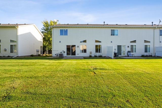 1200 Willow Trail, Farmington, MN 55024