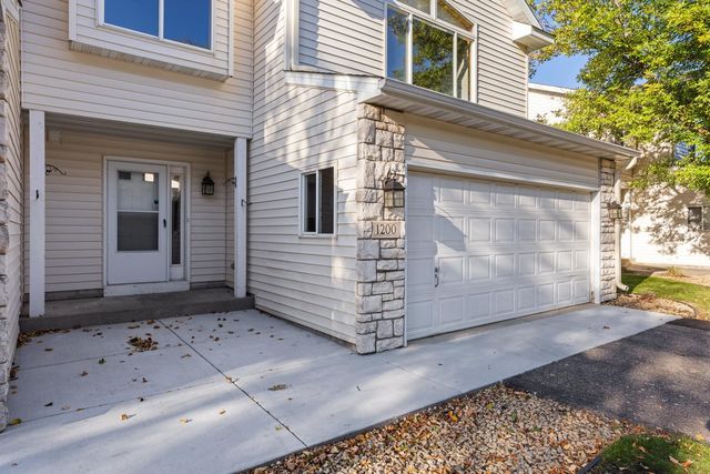 1200 Willow Trail, Farmington, MN 55024