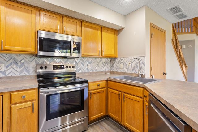 1200 Willow Trail, Farmington, MN 55024