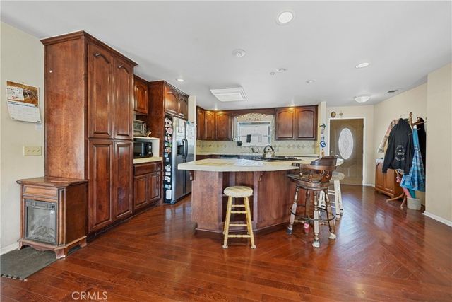 1607 Echo Drive, San Bernardino, CA 92404